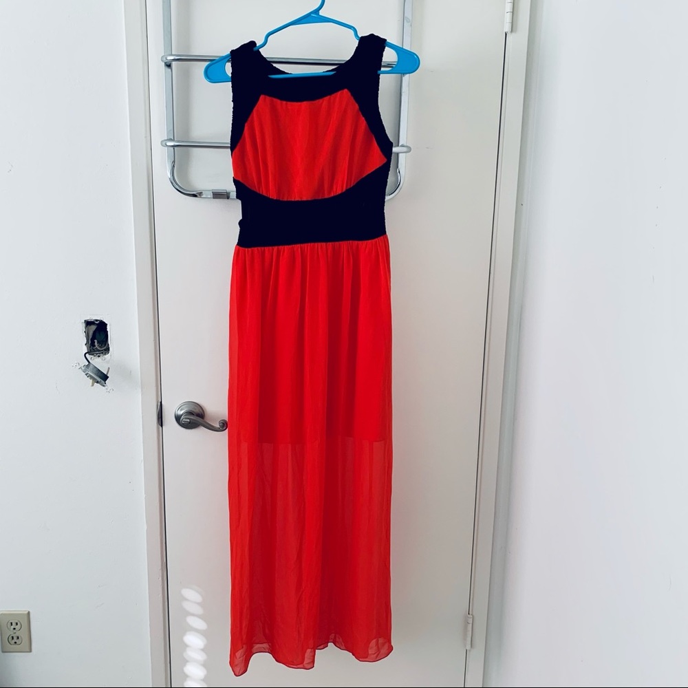 Red sleeveless dress